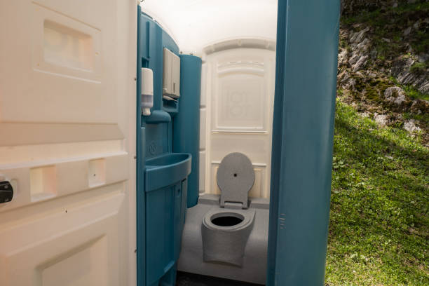 Portable Toilet Options We Offer in Chester Center, CT
